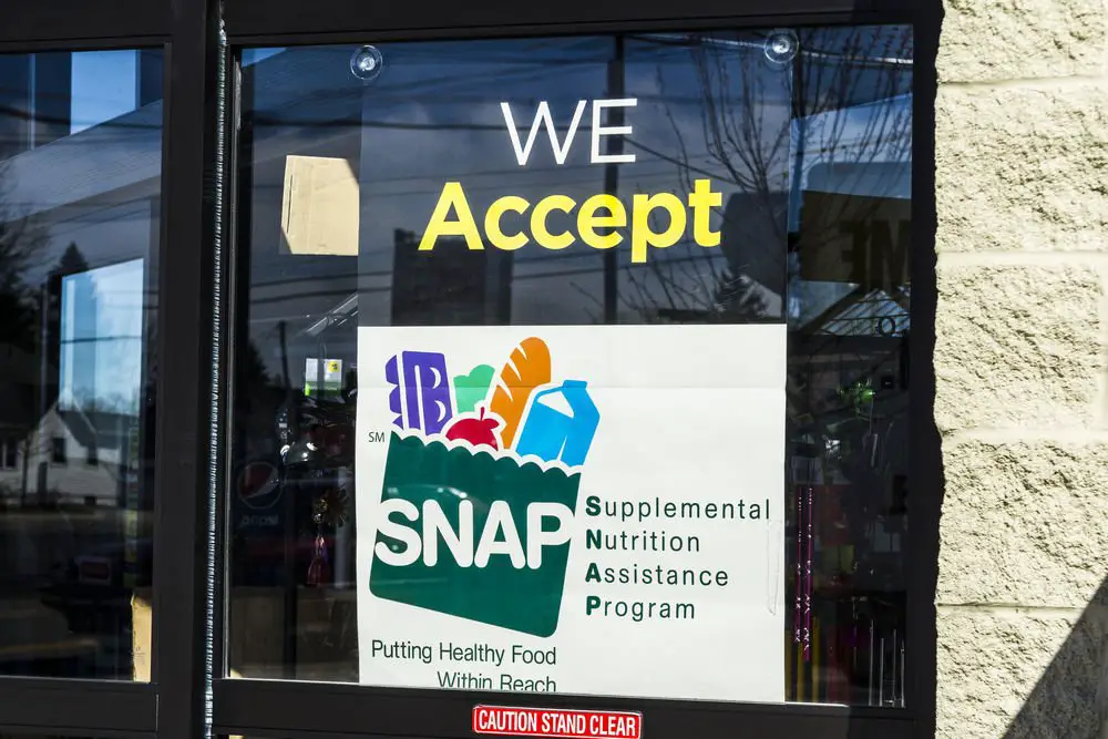 As food stamp rolls climb to record highs, states seek ...