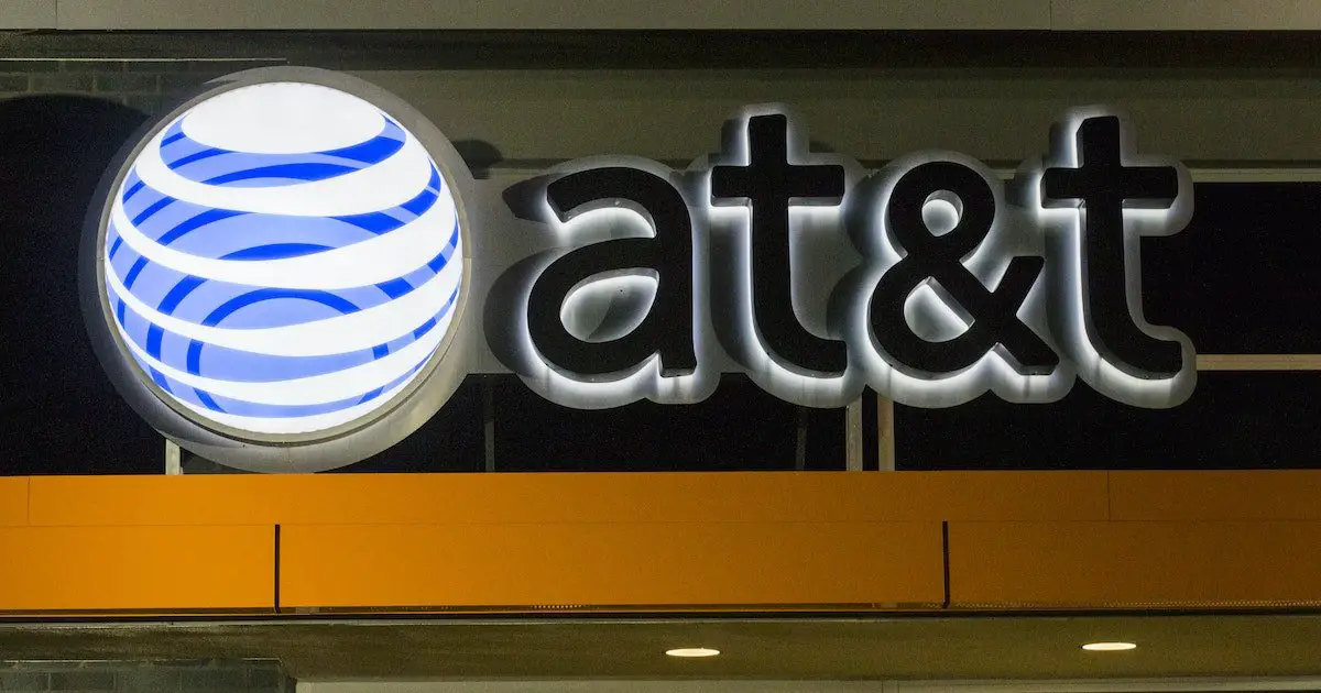 AT& T criticized for opting out of government program to give internet ...